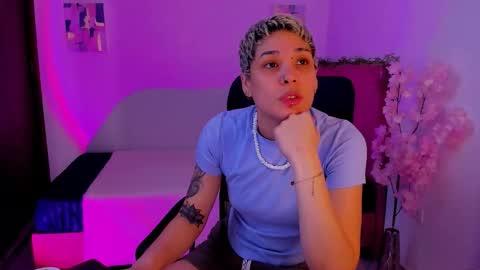 Laura Rose online show from 11-05-25, 05:57