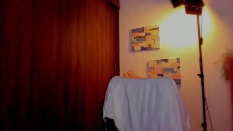 Laura Rose online show from 03-11-26, 04:18