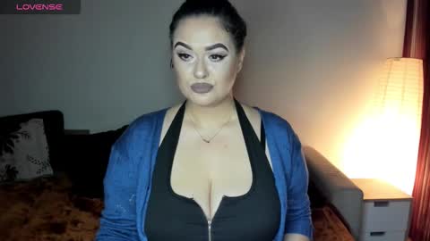 Laura online show from 11-16-25, 04:45