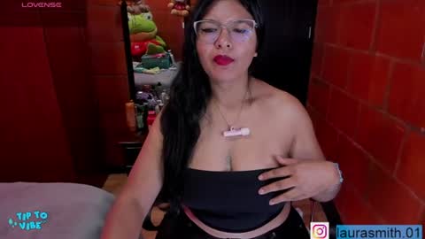 Snapshot of laura_smith0 chatting on 06-27-26, 03:39 Laura independent model Next show Monday 2th December online show from 06-27-26, 03:39