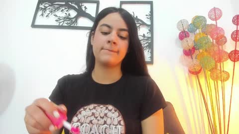 LAURA SOE online show from 01-10-25, 02:34