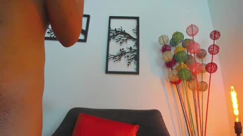 LAURA SOE online show from 01-17-25, 04:26