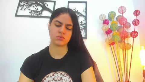 LAURA SOE online show from 01-21-25, 01:32