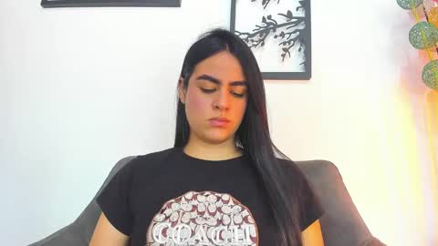 LAURA SOE online show from 02-17-25, 05:43