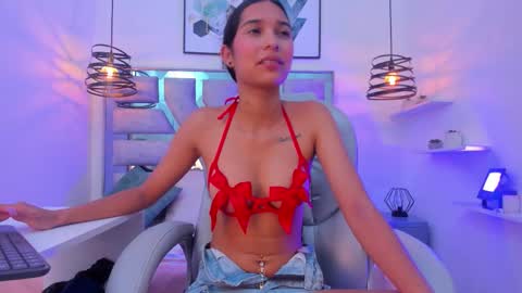 laura stuar online show from 11-08-25, 12:49