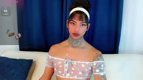 Snapshot of laura_sweet7 chatting on 10-18-25, 12:57 Laura online show from 10-18-25, 12:57