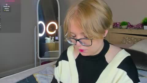 Snapshot of lauraaa_smith chatting on 03-02-26, 07:15 Laura online show from 03-02-26, 07:15