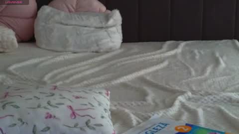 Snapshot of lauradelight chatting on 04-23-26, 12:29 NatalieDelight online show from 04-23-26, 12:29