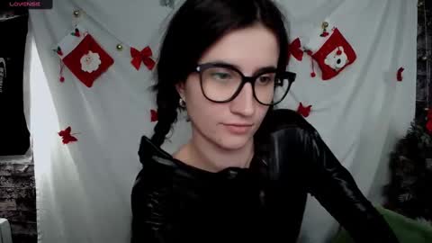 Laura online show from 01-07-25, 01:24