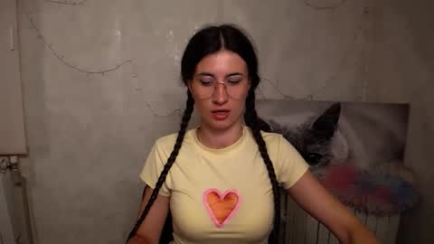 Laura online show from 05-26-26, 07:37