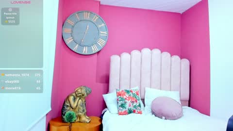 Laura Glowing online show from 12-07-24, 01:07