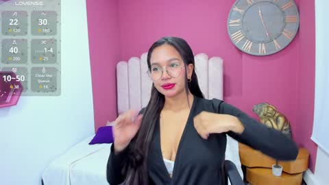 Laura Glowing online show from 01-13-25, 03:12