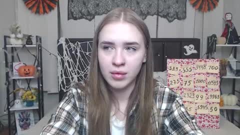 LauraHlot online show from 10-25-25, 05:51