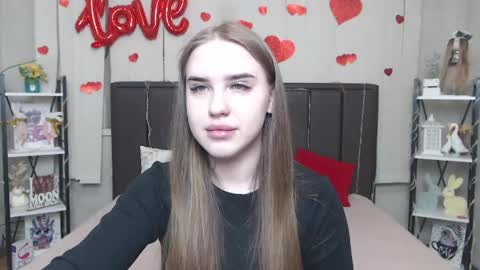 LauraHlot online show from 04-08-26, 06:13