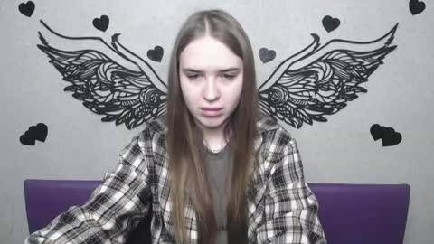 Snapshot of laurahlot chatting on 04-22-26, 05:43 LauraHlot online show from 04-22-26, 05:43