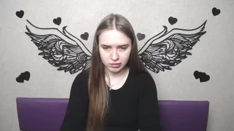 Snapshot of laurahlot chatting on 04-28-26, 05:56 LauraHlot online show from 04-28-26, 05:56