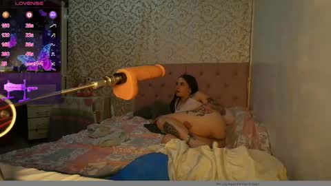 Snapshot of lauraimontoya5 chatting on 05-28-26, 01:47 brillante online show from 05-28-26, 01:47