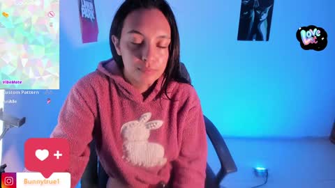 Snapshot of lauraohana chatting on 02-08-25, 11:55 lauraohana online show from 02-08-25, 11:55