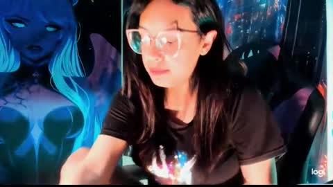 Snapshot of lauraohana chatting on 12-03-25, 10:24 lauraohana online show from 12-03-25, 10:24