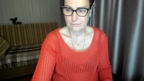 Lauraoven1 online show from 12-23-25, 07:28