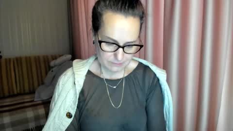 Lauraoven1 online show from 02-13-26, 07:37