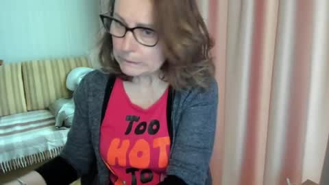 Lauraoven1 online show from 05-15-26, 08:10