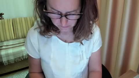 Lauraoven1 online show from 06-22-26, 07:38