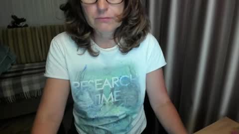 Lauraoven1 online show from 07-15-26, 06:57