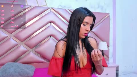 Snapshot of lauraroot chatting on 02-13-26, 11:39 lauraroot online show from 02-13-26, 11:39