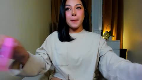 Your sweet Laura online show from 12-01-25, 09:25