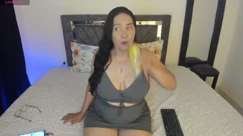 Snapshot of laurasofia01 chatting on 07-09-26, 12:15 laurasofia01 online show from 07-09-26, 12:15