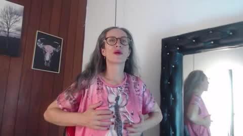 Snapshot of laurasofia45 chatting on 02-14-26, 03:14 Laura Sofia online show from 02-14-26, 03:14