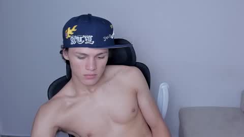 Laureent online show from 11-28-25, 06:32