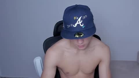 Laureent online show from 11-29-25, 06:11