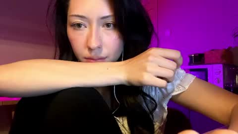 laurelimaino online show from 06-24-26, 05:23