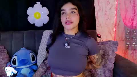 Snapshot of lauren_camila1 chatting on 07-07-26, 01:41 Lau online show from 07-07-26, 01:41