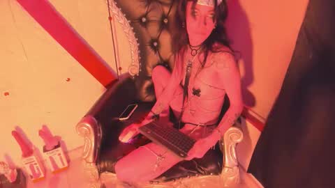 Snapshot of lauren_evans96 chatting on 11-15-25, 04:10 Lauren evans9 online show from 11-15-25, 04:10