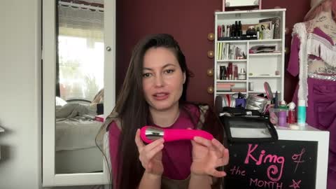 Snapshot of laurenbrite chatting on 10-10-25, 01:32 Lauren Brite online show from 10-10-25, 01:32