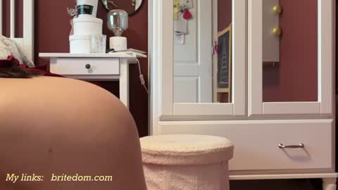 Snapshot of laurenbrite chatting on 06-29-26, 10:15 Lauren Brite online show from 06-29-26, 10:15