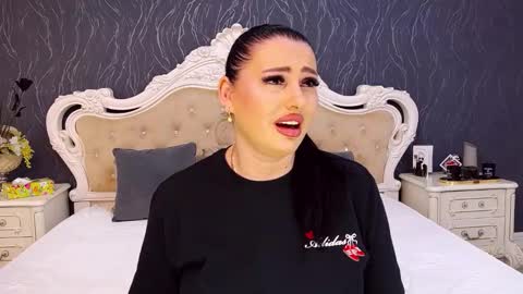 Laura online show from 02-24-26, 07:12