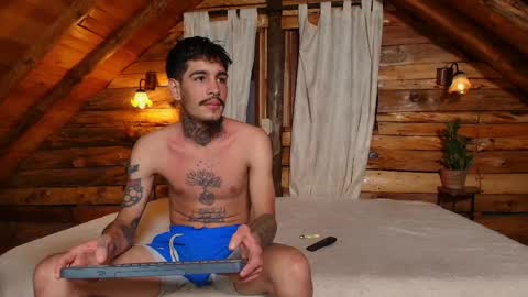 Lauren and Cristopher online show from 02-01-26, 04:00