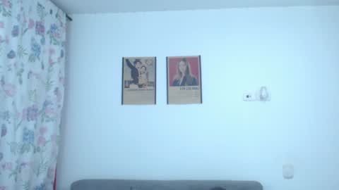 Snapshot of laurensweety_ chatting on 01-17-25, 01:04 Laura online show from 01-17-25, 01:04