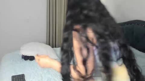 Snapshot of laurent_jones chatting on 12-22-25, 02:52 daniela angel online show from 12-22-25, 02:52