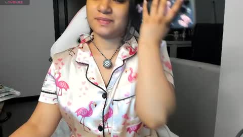 Snapshot of laurent_jones chatting on 06-21-26, 10:29 daniela angel online show from 06-21-26, 10:29