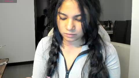 Snapshot of laurent_jones chatting on 06-23-26, 09:29 daniela angel online show from 06-23-26, 09:29