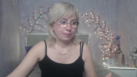 Snapshot of laurenwishy chatting on 04-23-26, 12:29 Lauren online show from 04-23-26, 12:29