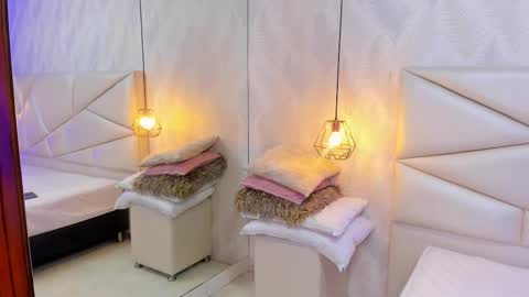 Laurent online show from 12-14-25, 09:58