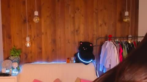 Annie online show from 03-28-26, 07:35