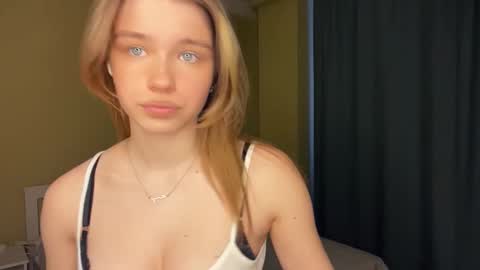 Bella online show from 03-13-26, 02:23