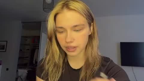 Bella online show from 07-21-26, 08:49